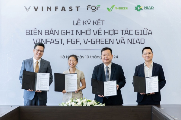 Công ty Ngân Lực thuê 200 xe VinFast và hợp tác mở rộng mạng lưới trạm sạc V-Green